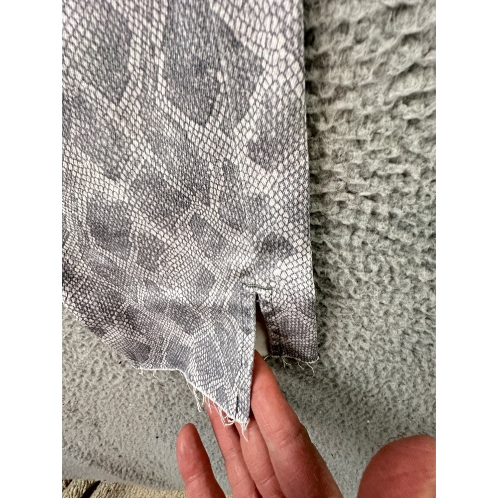 PAIGE Jeans Womens 26 Gray Hoxton Slim Snake Print Raw Hem 26x27 - Picture 3 of 14